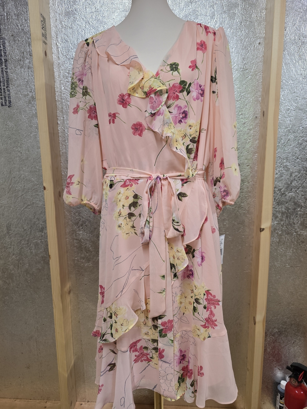 Julian Taylor Coral Pink Floral Tie Detail Dress NWT Size 18W